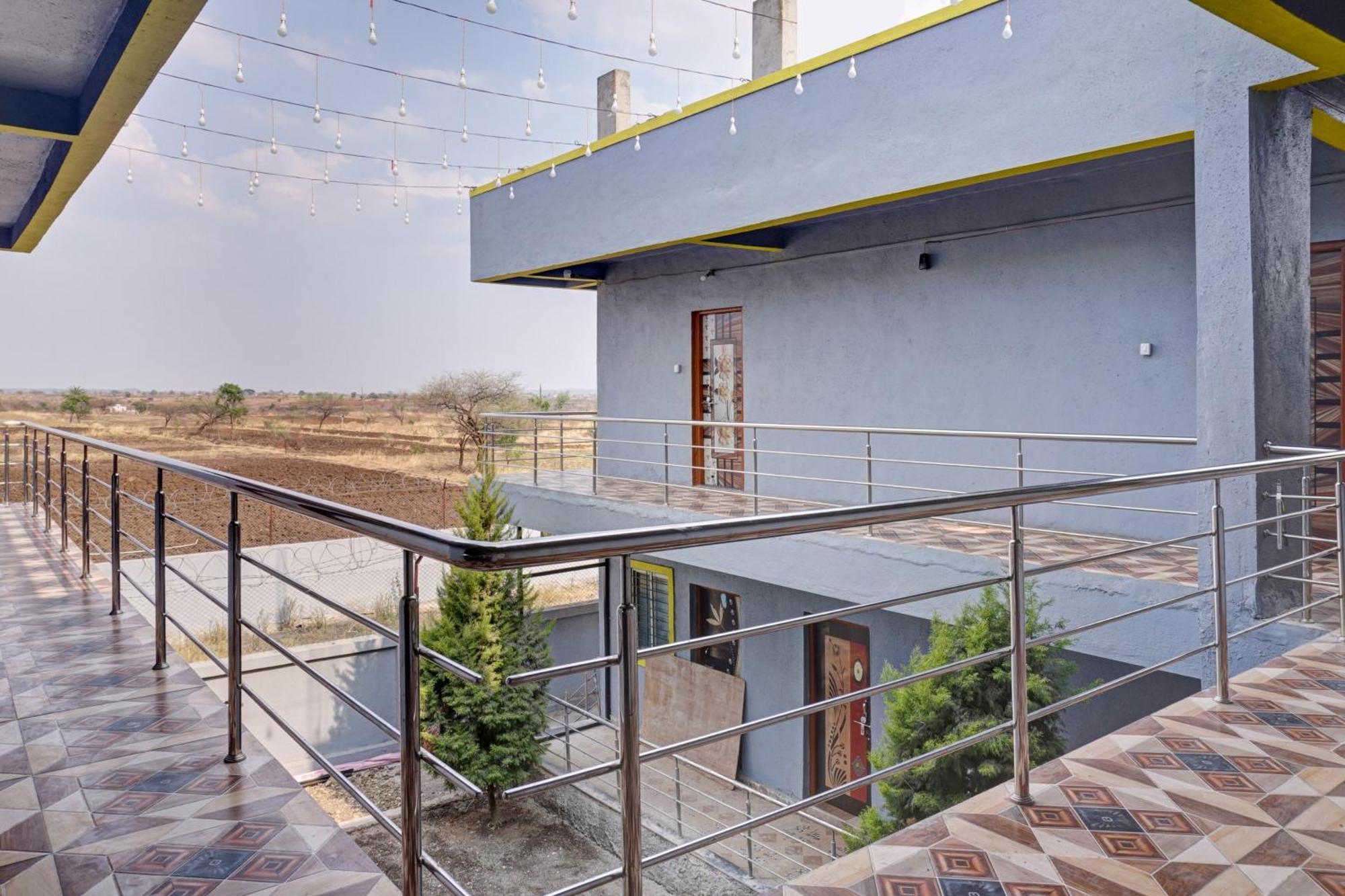 Hotel O Sky 7 Lodge Pimpalwandi Екстер'єр фото