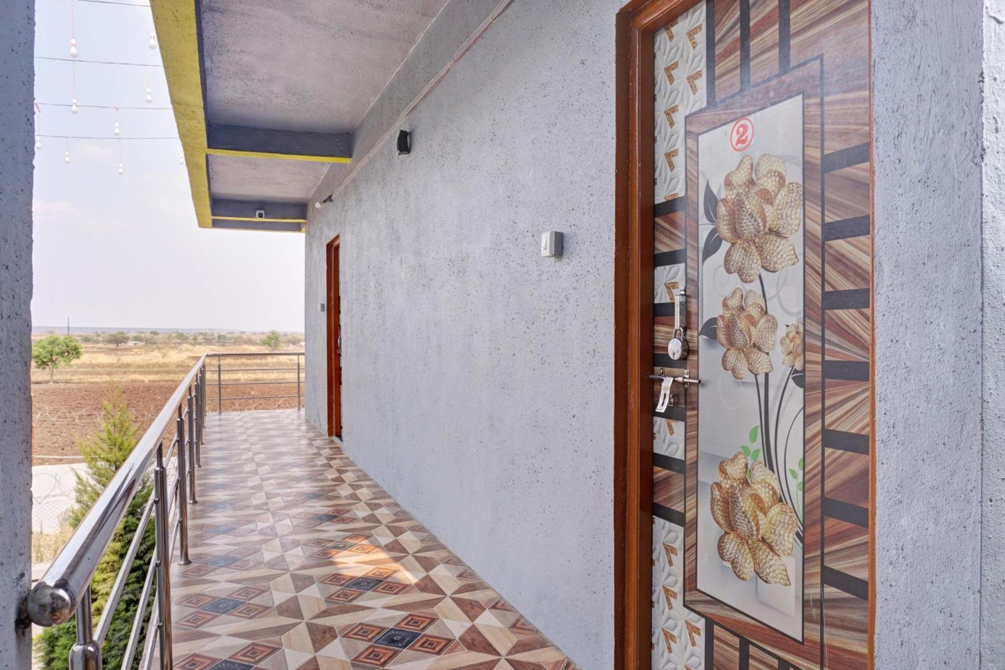 Hotel O Sky 7 Lodge Pimpalwandi Екстер'єр фото